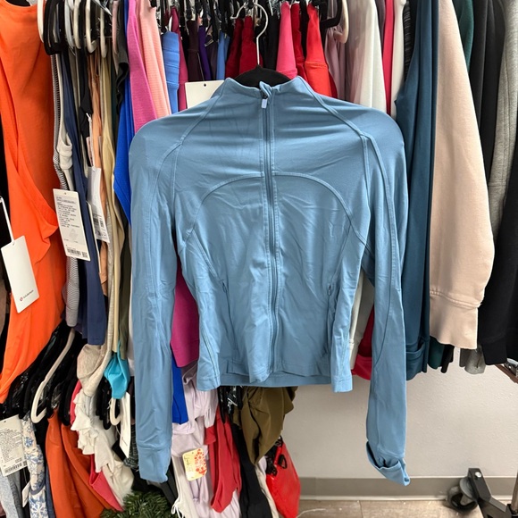 Lululemon Cropped Define Jacket *Nulu
Utility Blue - Picture 2 of 4